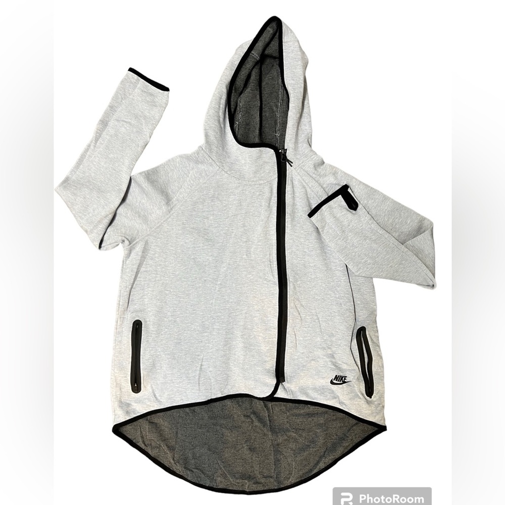 Cape Nike Tech Fleece